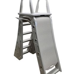 Above Ground Pool Ladder – Like New