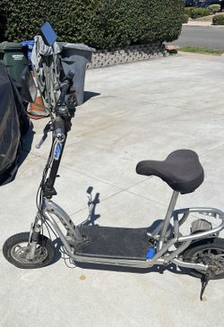 CUSTOM ELECTRIC SCOOTER 20 Mph 18 Miles range Very Nice scooter