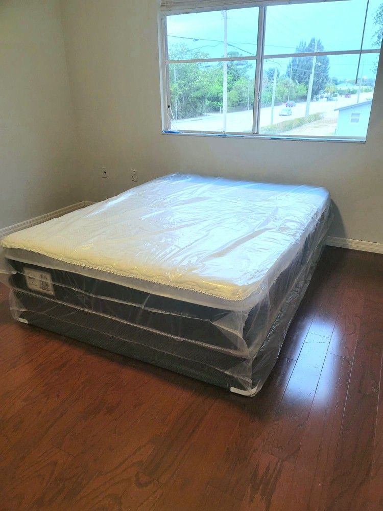NEW QUEEN PILLOW TOP MATTRESS With BOX SPRING👌