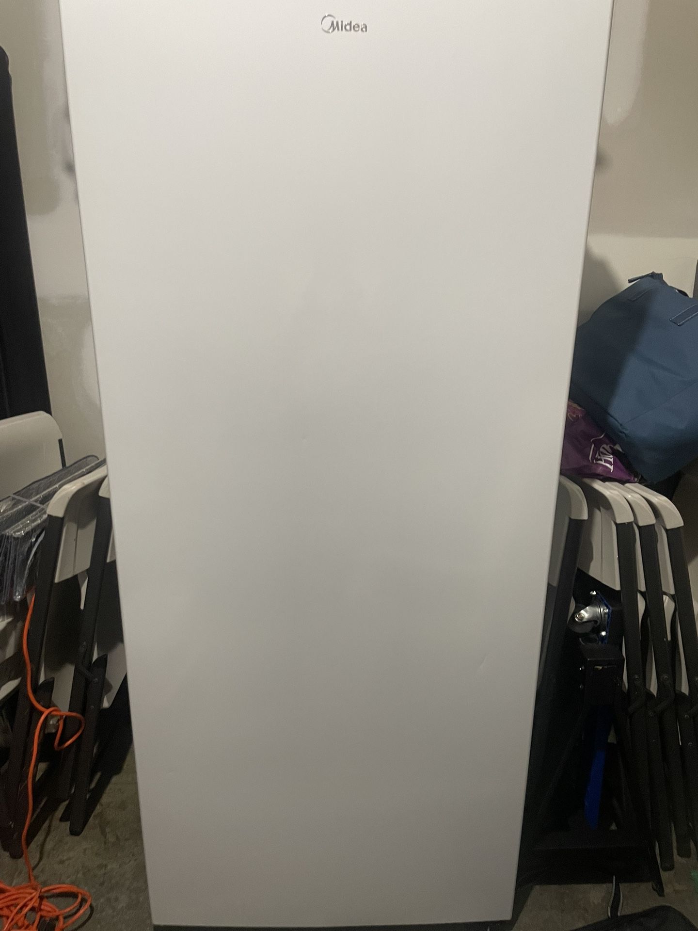 MIDEA Convertible Upright Freezer/Refrigerator 21-cu ft (Big)