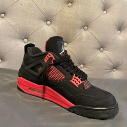 Jordan Red Thunder 4’s. Size 9.5
