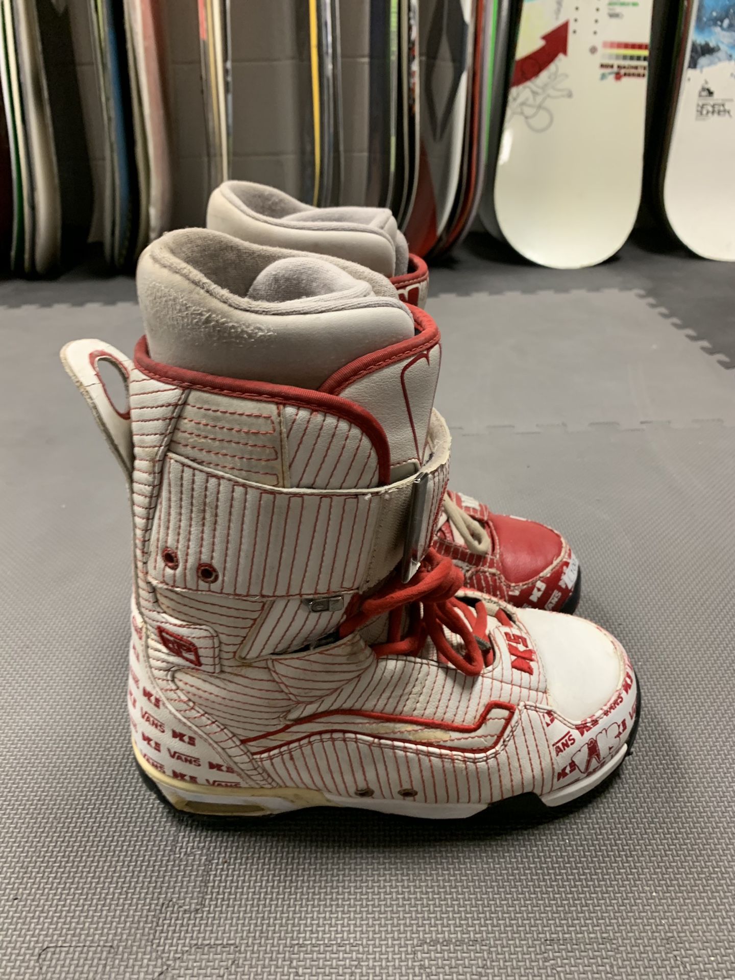 Vans Danny Kass size 9 snowboard boots with warranty