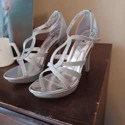 FIONI silver Stilettos Size 9