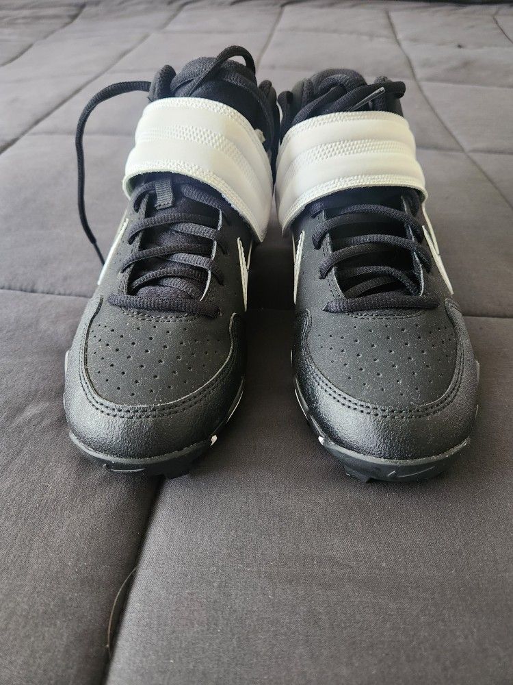 Nike Boys Baseball Cleats Size 7
