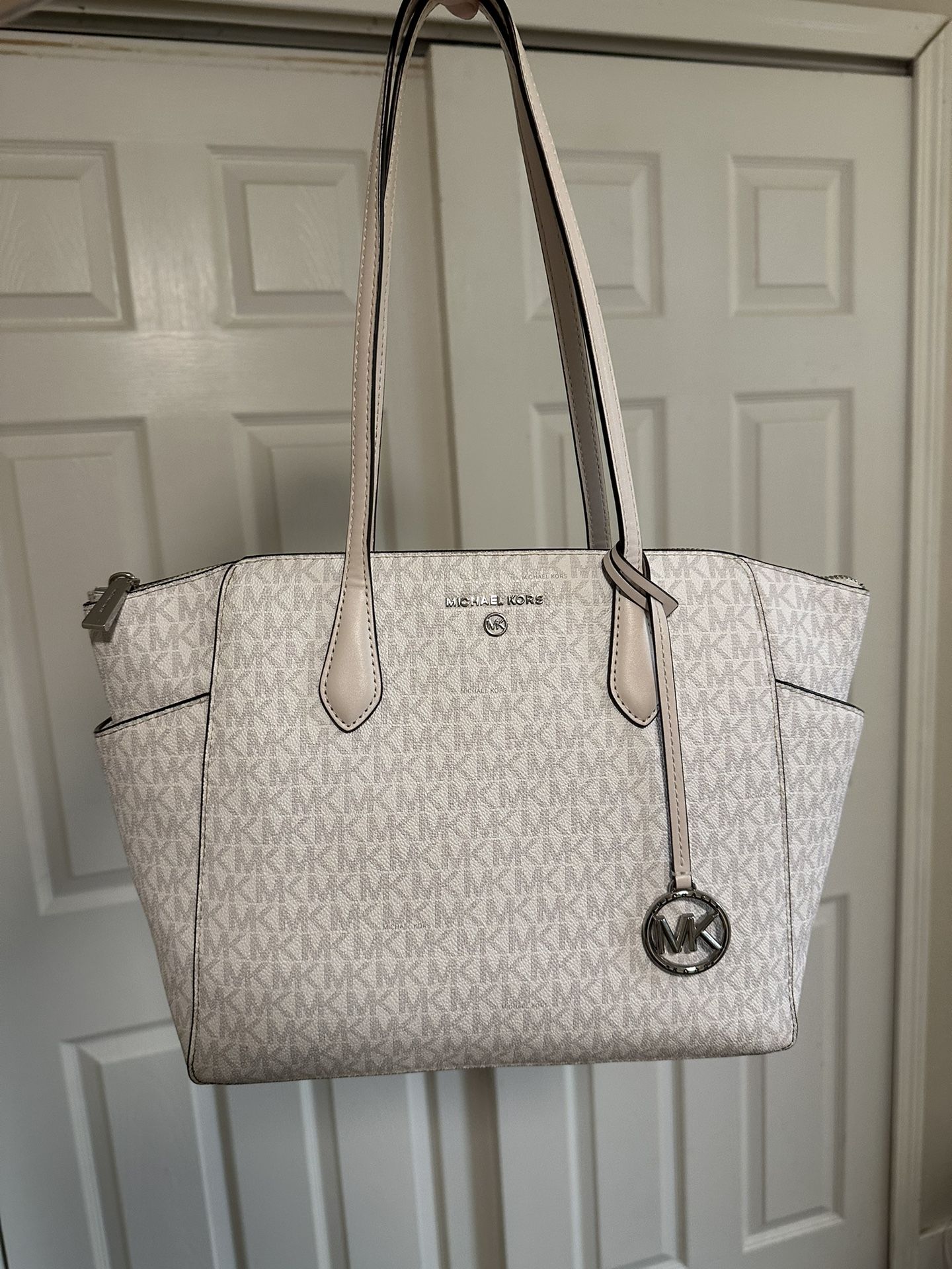 Michael Kors Marilyn Medium Tote Bag