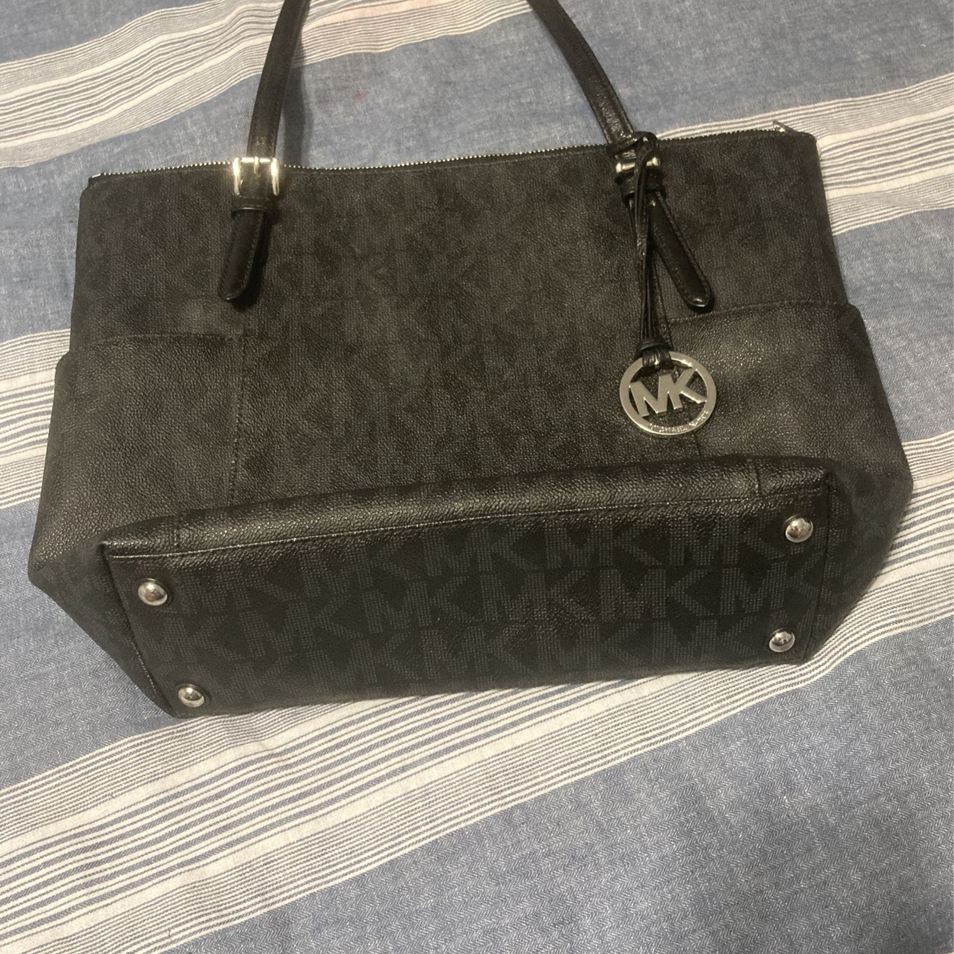 Michael Kors Jet Set Travel Large Saffiano Leather Purse for Sale in