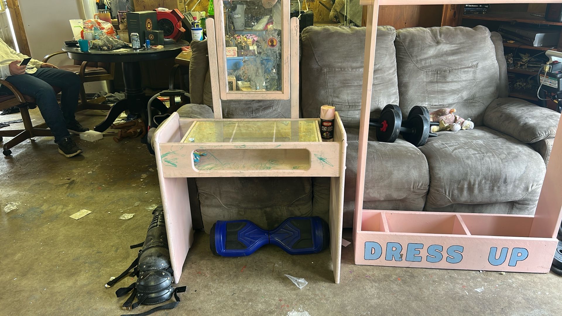 Dress Up Vanity And Rack