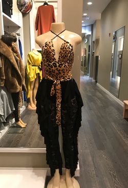 New trand leopard jumpsuit brand new!!