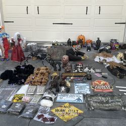 Giant Lot Of HALLOWEEN DECORATIONS!