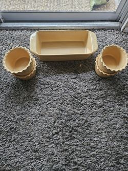 CERAMIC BAKING DISH WITH RAMIKINS 