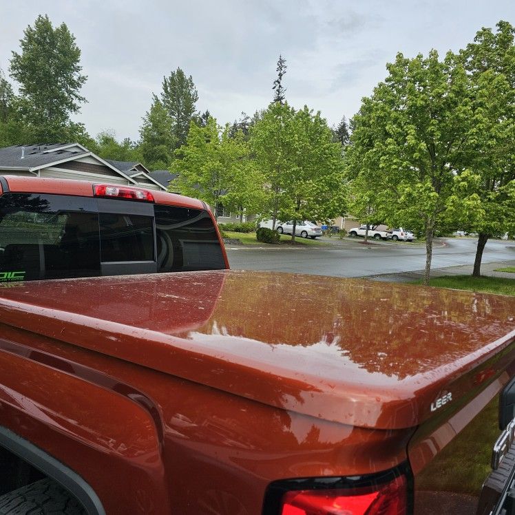 LEER Tonneau Cover