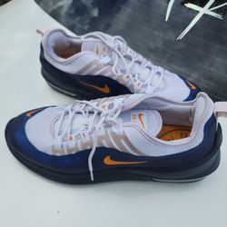 Size 11 - Nike Air Max Axis )EXCELLENT  CONDITION 