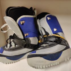 K2 Clicker Kids Snowboard Boots Size 3-4