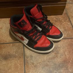 Nike Air Jordan Mid Bred Toe 