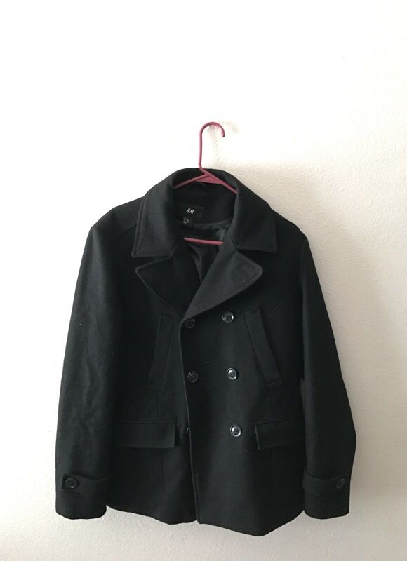 H&M PEACOAT SIZE MEDIUM FITS LARGE