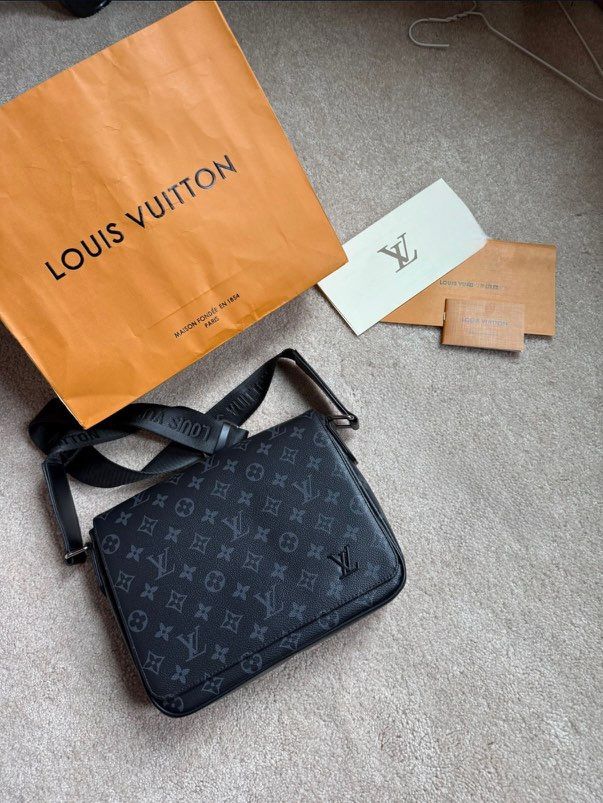 Louis Vuitton Monogram Messenger Bag