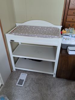 Graco Baby changing station.