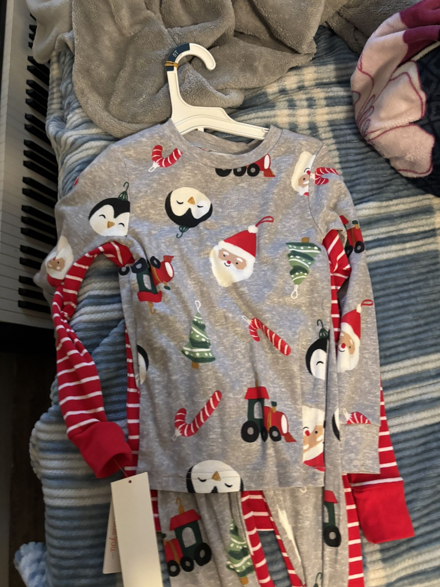 2x Kids Christmas Pajamas NEW