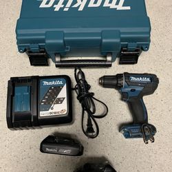 Makita 18v 1/2” LXT Cordless Drill W Batteries 