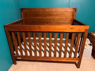 Wood Crib - Fisherprice