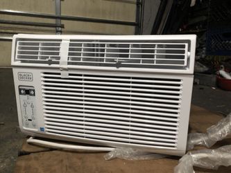 BRAND NEW BLACK AND DECKER AC UNIT