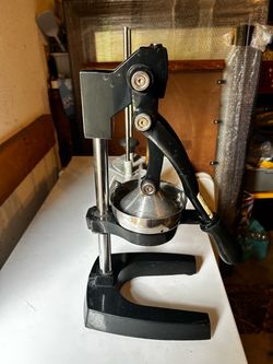 Focus Commercial Manual Citrus Juicer – Heavy Duty