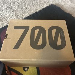 Yeezy 700,blue,size:5 1/2