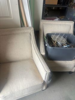 Accent chairs