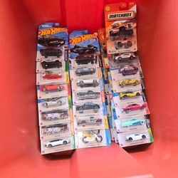 Hot Wheels & Matchbox Die-Cast Cars Lot
