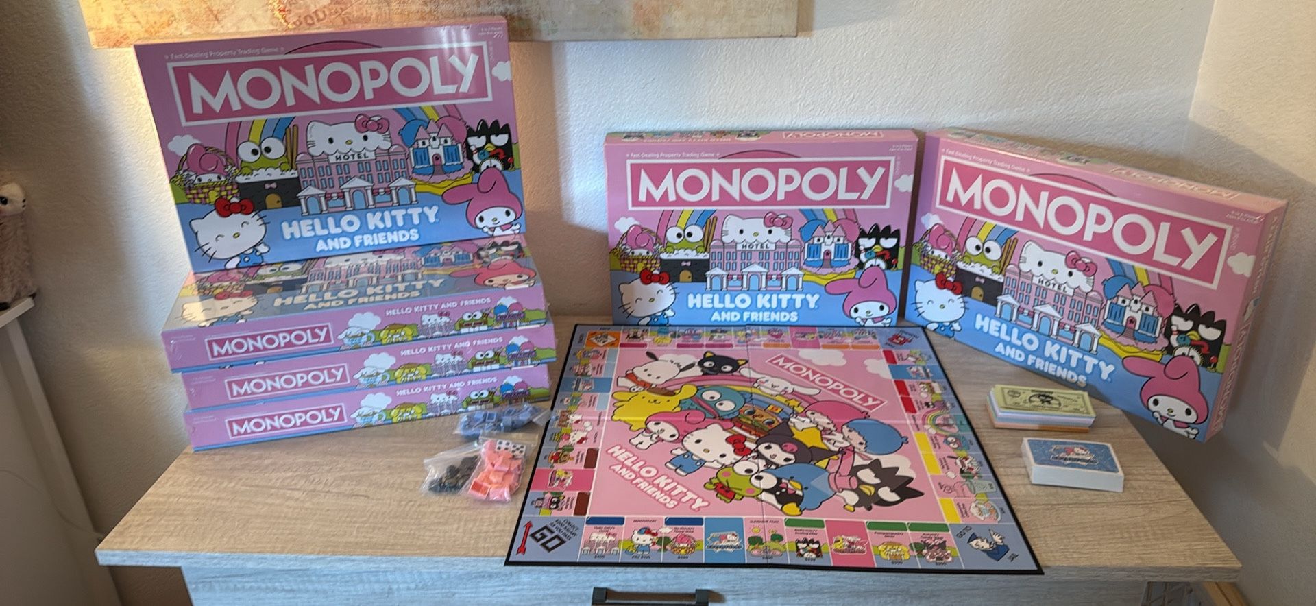 Hello Kitty and Friends Monopoly (NEW)