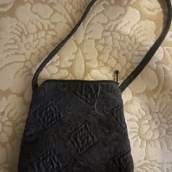 BLACK BROCADE PURSE WITH STRAP AND ZIPPER