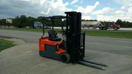 09 Toyota forklift
