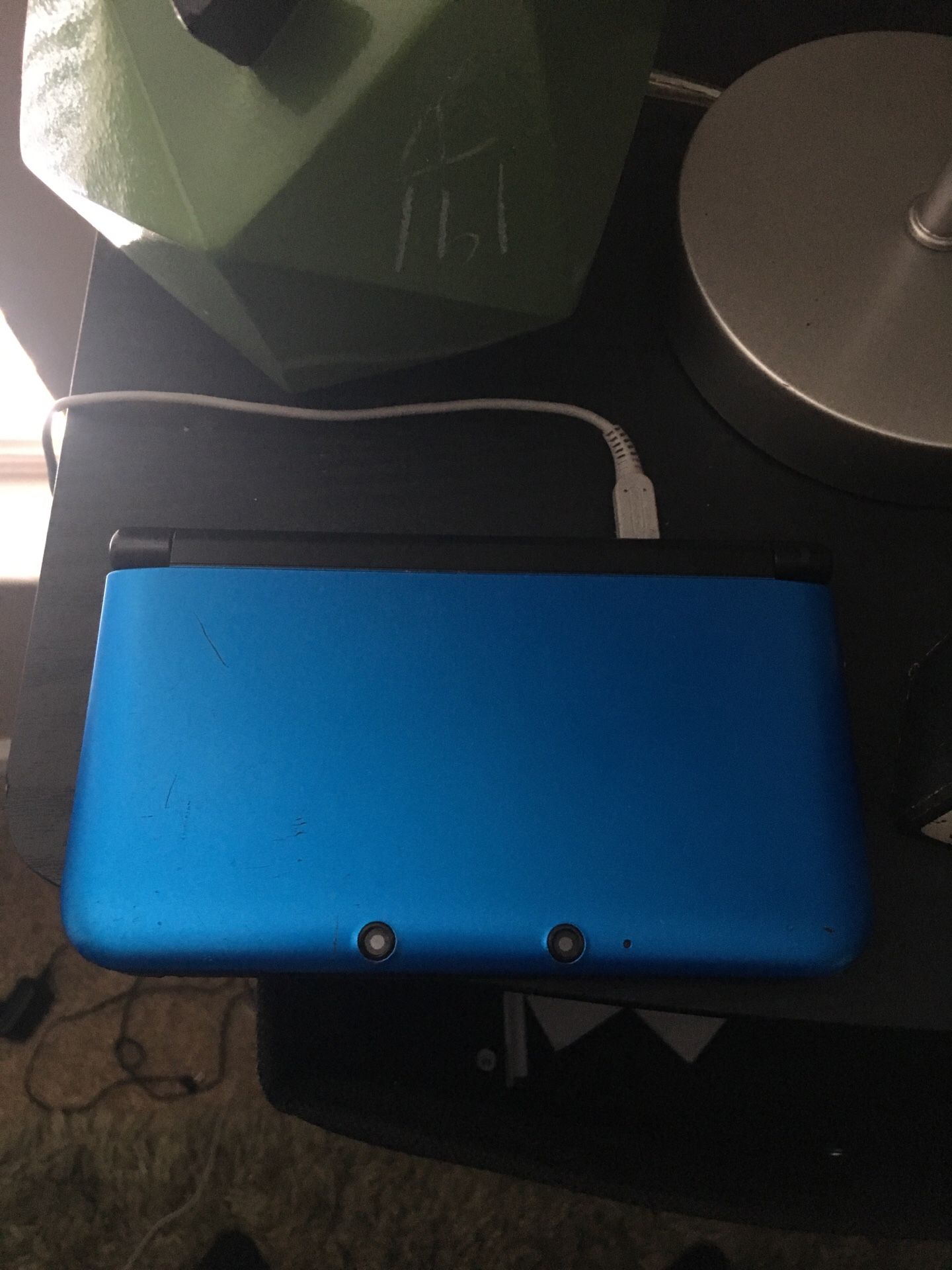 Nintendo 3ds w/ Charger