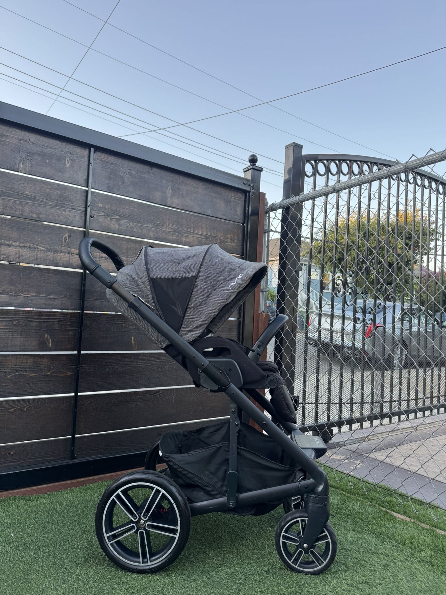 Nuna Mixx Stroller