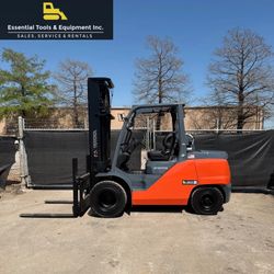 2015 Toyota 8FG50U 11,000 Lbs. 3-Stage LPG Pneumatic Dual - 8,793 Hrs