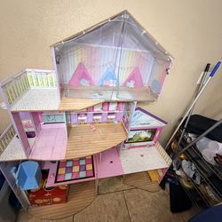 KidKraft Ultimate Slumber Party Mansion Dollhouse