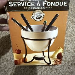 New Wilton Fondue 8 Piece Set