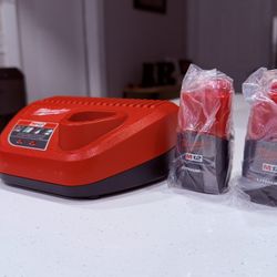 Milwaukee M12 Batteries 1.5 Ah With Charger (NEW)