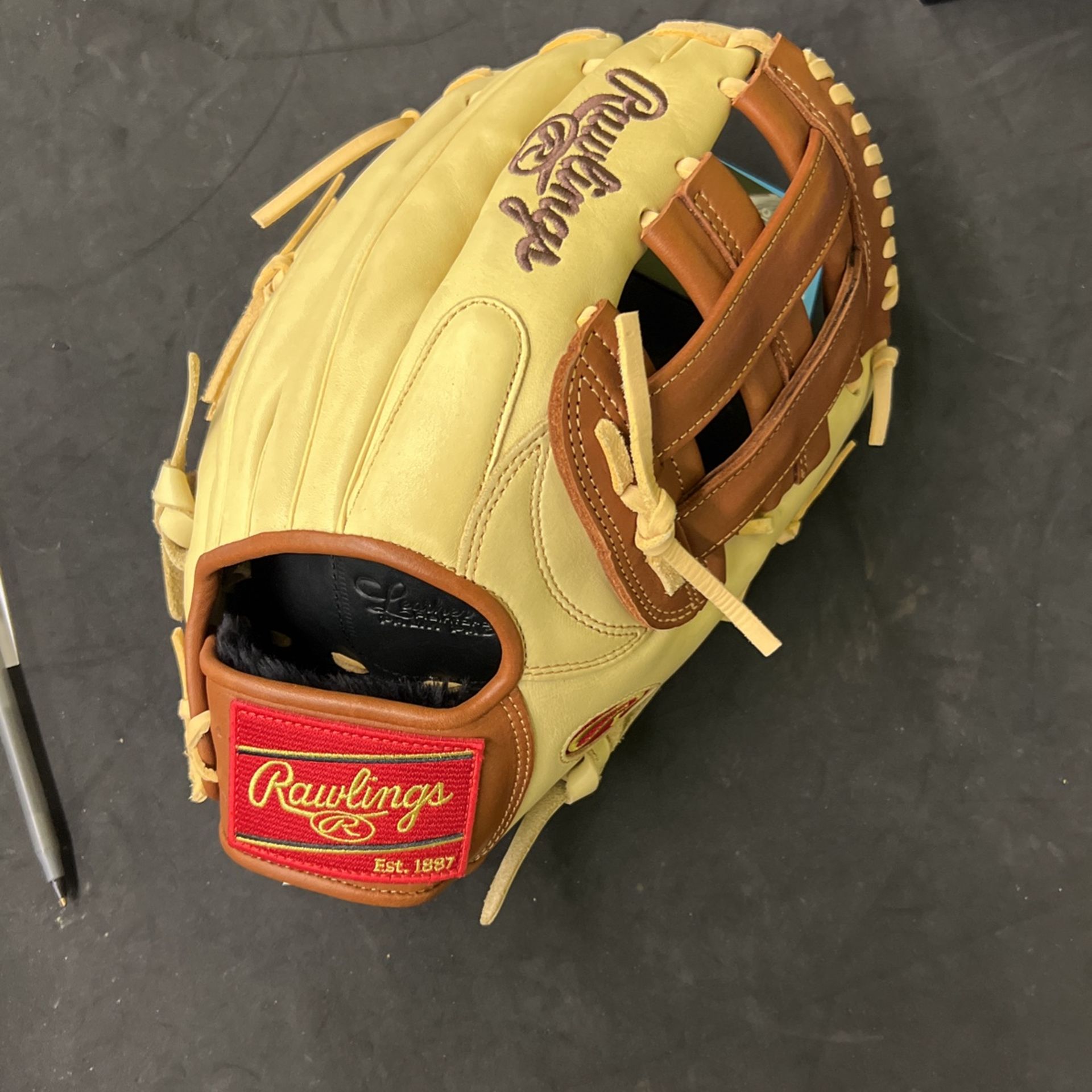 Rawlings Baseball Glove 12 3/4”