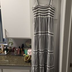 O.P.T. BEAUTIFUL NEW LIKE SUMMER DRESS