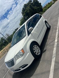2012 chrysler town & country