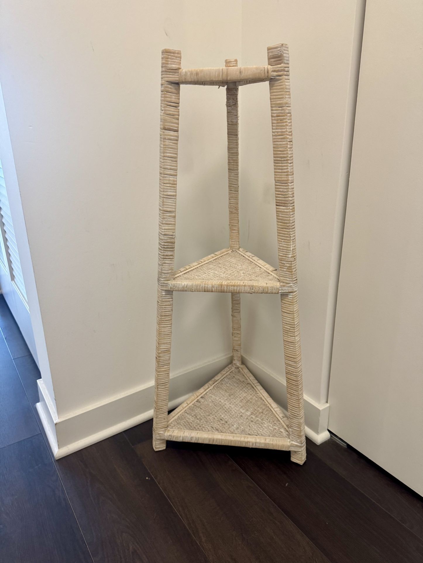Triangle Corner Wicker Shelf White/Cream