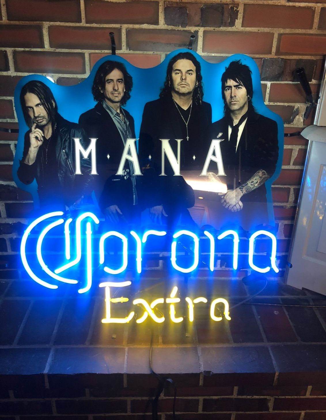 Vintage Mana/Corona Neon Light.