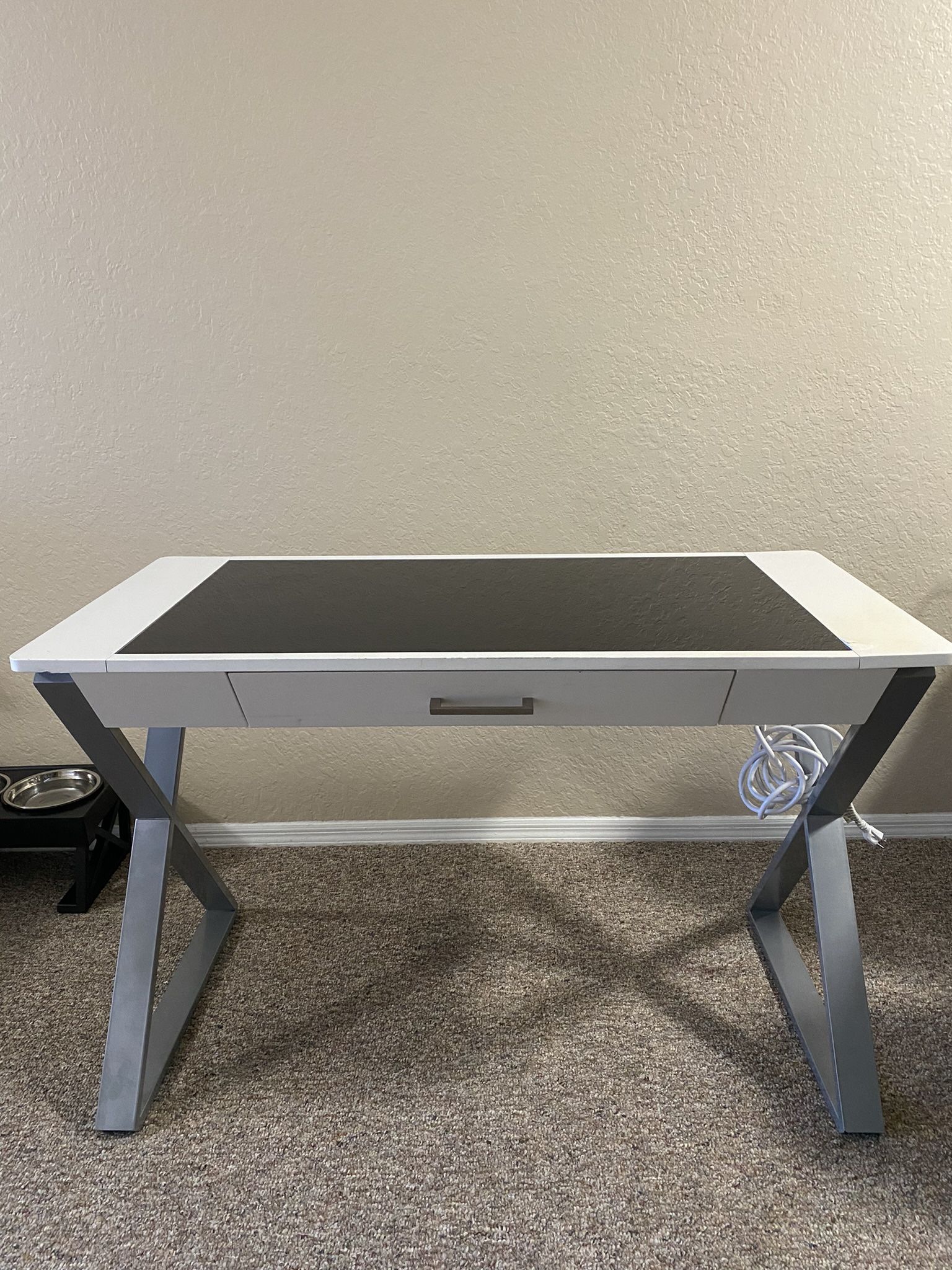 Desktop Table With Outlet