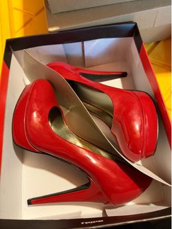 GUESS Women’s Shoes