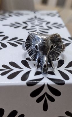 Kabana faceted Blue Sapphire Sterling Elephant Ring