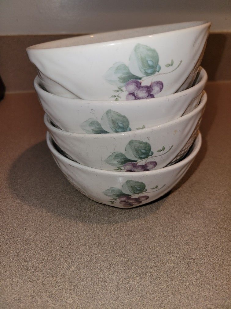 Pfaltzgraff Grapevine Serving Dishes
