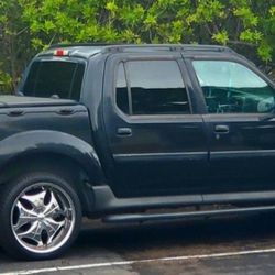 2005 Ford Explorer Sport Trac