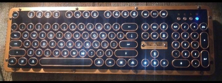 AZIO RETRO CLASSIC  KEYBOARD 