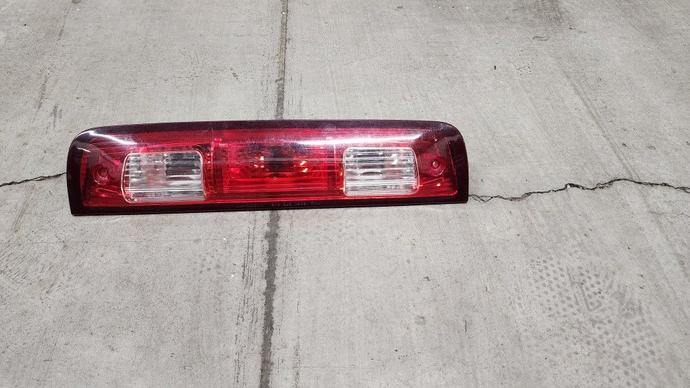 2016 2017 18 19 2020 GM MOPAR OEM Rear Center High Mounted Stop Light 5(contact info removed)